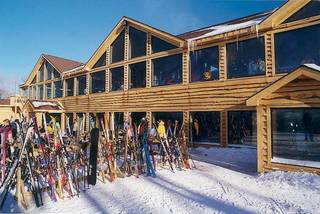 The Laurel Mountain base lodge will be bustling again after an agreement was reached with Seven Springs Mountain Resort to operate the now-dormant Pennsylvania ski area. (photo: Seven Springs)