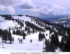 There's still plenty of snow on the ground today for Mt. Washington Alpine Resort's reopening. (photo: Mt. Washington Alpine Resort)