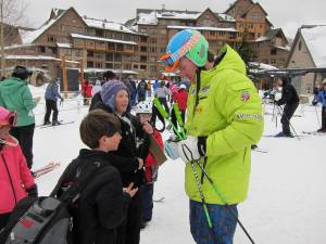 Ted Ligety signs autographs for fans in Winter Park, Colo. (photo: Doug Haney/USST)