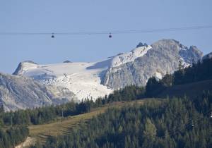 Whistler's Peak 2 Peak Gondola (photo: Whistler Blackcomb)