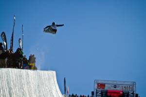 Riders compete in the halfpipe under blue skies Saturday in the Burton New Zealand Open, held at Cardrona Alpine Resort in New Zealand. (photo: TTR)