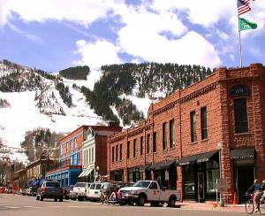 Bookings in western ski resort towns like Aspen, Colo. remain strong despite a struggling economy. (file photo: Matthew Trump)