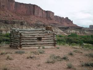 The Outlaw Cabin at Fort Bottom (photo: FTO/Marc Guido)