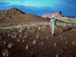 Hiking above the White Rim (photo: FTO/Marc Guido)