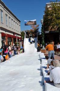 Shivers the penguin from Ripley's Aquarium of the Smokies is heading to The University of Alabama this weekend to check out Bryant Denny Stadium and show the Alabama and Tennessee fans how to snow slide. (photo: City of Gatlinburg)