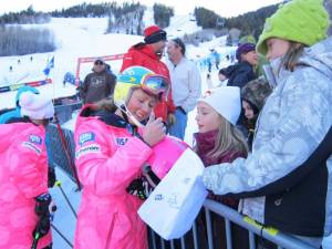 Mikaela Shiffrin greets the fans after a stunning 8th place slalom finish at the Nature Valley Aspen Winternational on Sunday. (photo: Doug Haney/U.S. Ski Team)