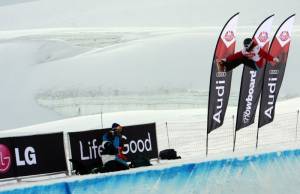 Switzerland's Ursina Haller in the halfpipe in Saas-Fee. (photo: FIS/Oliver Kraus)