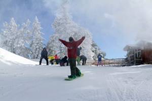 The ski and ride season in southern California opened on Saturday at Mountain High. (photo: Mountain High Resort)