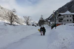 'Trapped' vacationers in Ischgl, Austria on Monday. (photo: Facebook)