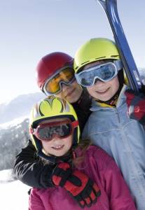 The inaugural World Snow Day hopes to bring kids to the slopes with their families on Jan.22. (photo: FIS)