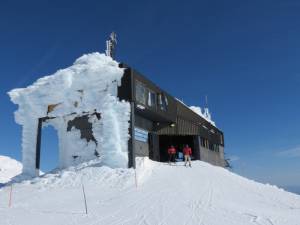 Thick rime ice coats the top terminal of Mount Bachelor's Summit Express (photo: FTO/Marc Guido)