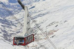 All of the ski lifts in the French resort of Val Thorens now include free Wi-Fi Internet service for guests, including the iconic Cime Caron tram. (file photo: Val Thorens)