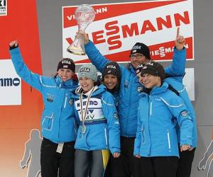 The Visa Women's Ski Jumping Team (photo: WSJ-USA)