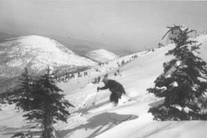 Amos Winter skis the snowfields of Sugarloaf circa 1952 (photo: Sugarloaf Mountain Ski Club/Ski Museum of Maine)