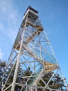 The fire tower atop Okemo Mountain (photo: Shan213)