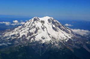 Mount Rainier (file photo: Stan Shebs)