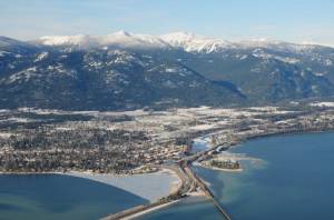 Sandpoint, Idaho, with the slopes of Schweitzer Mountain Resort in the background (photo: Sandpoint Online)