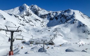 Exceptional spring snow coverage makes for brilliant spring skiing and riding at the Remarkables on Sunday. (photo: Ben Kien)