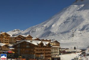 Both Monday's avalanche and rescue efforts are visible in this webcam image from Tignes, France. (photo: Tignes)