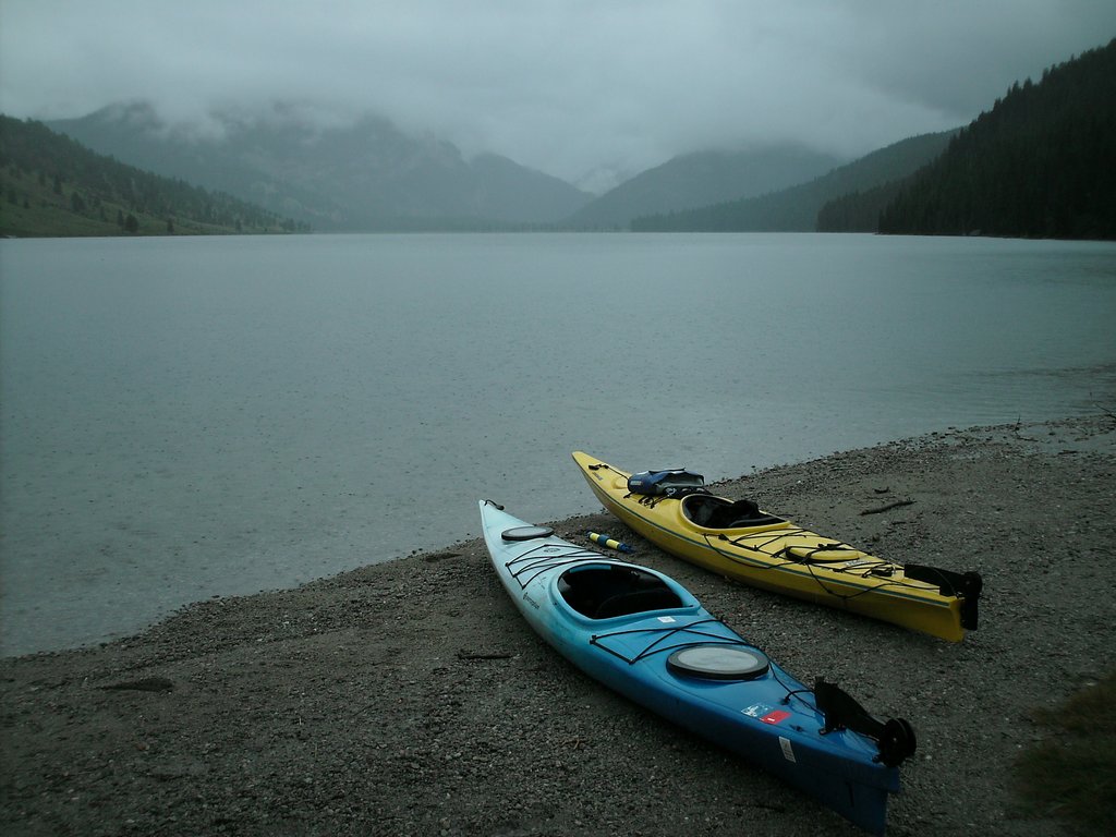 003 Green River Lakes WY rain at put-in.jpg