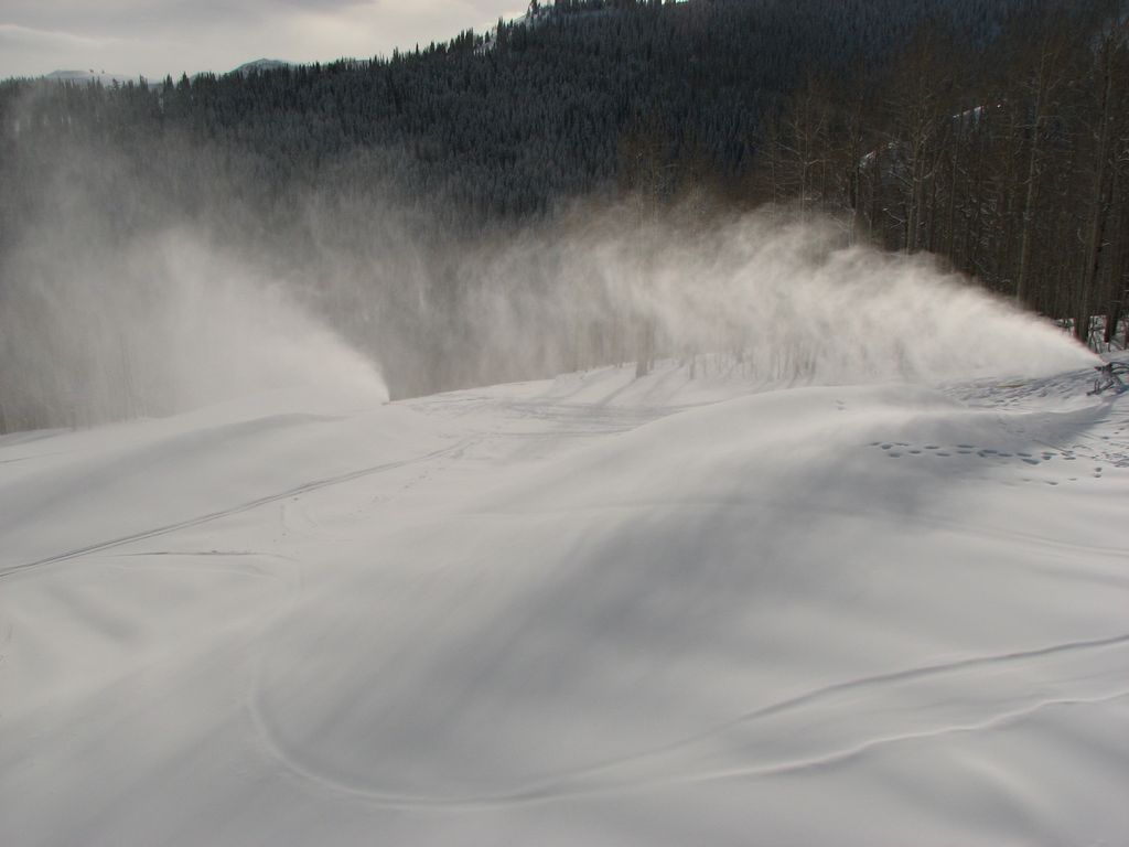 03_pcmr_snowmaking_mid-mt-meadows_081218.jpg