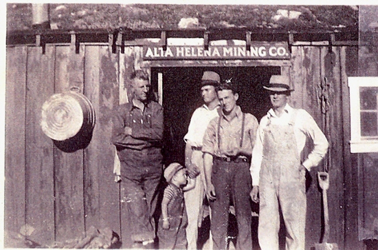 06a MINERSATTHEALTAHELENAMININGCO.ENTRANCE-ALTACIRCA1920.JPG