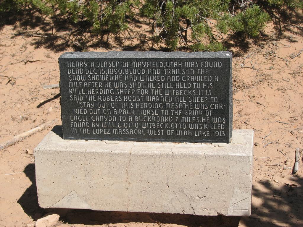 07 san rafael swell - jensen memorial 100531.jpg