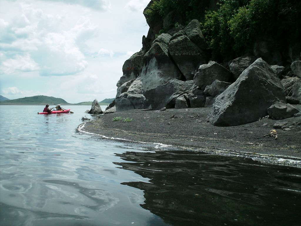 11 blackfoot kayak cinder island 090530.jpg