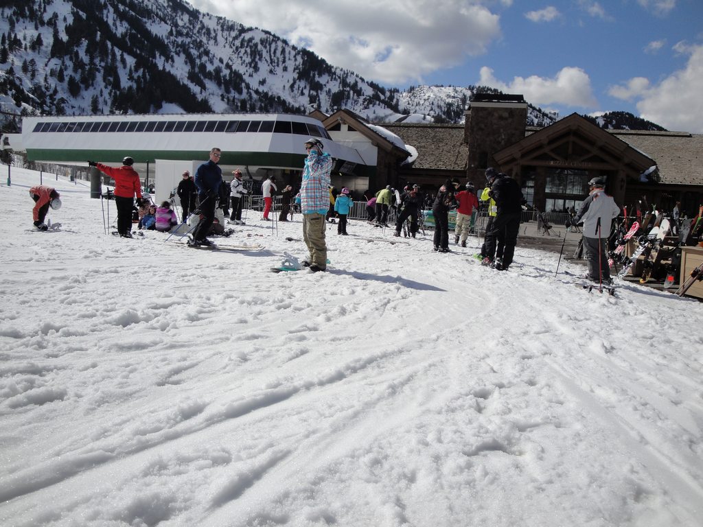 16 snowbasin base 100327.jpg