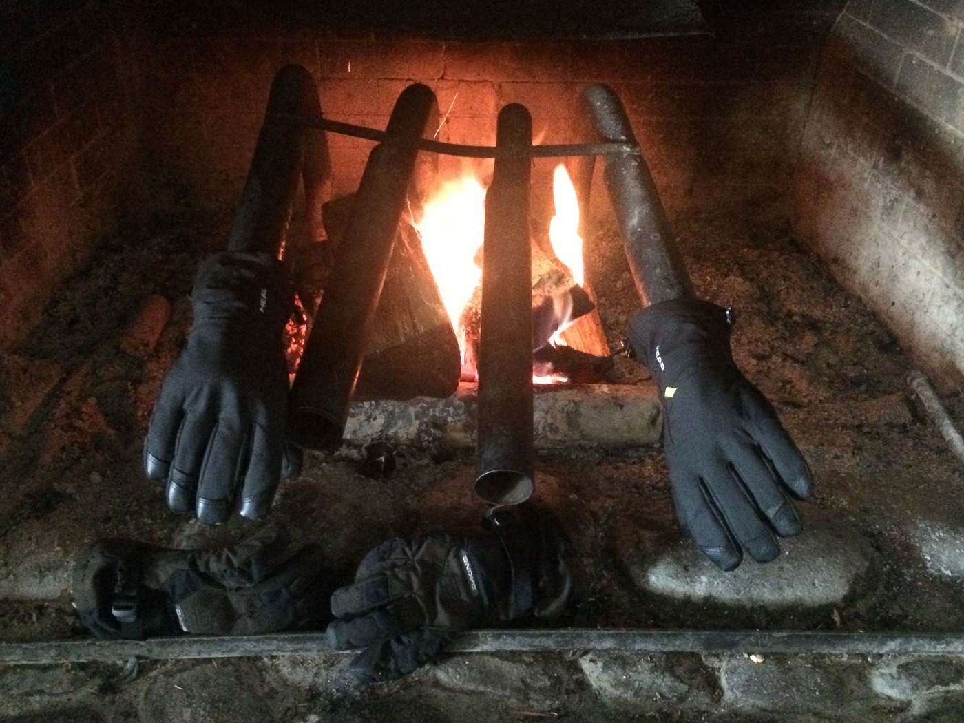 5753Fireplace7800Gloves.JPG