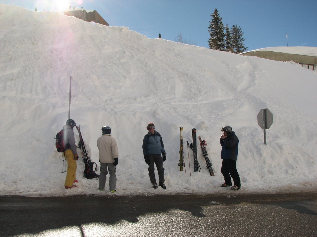 alta_waitingforthebus_090110b.jpg