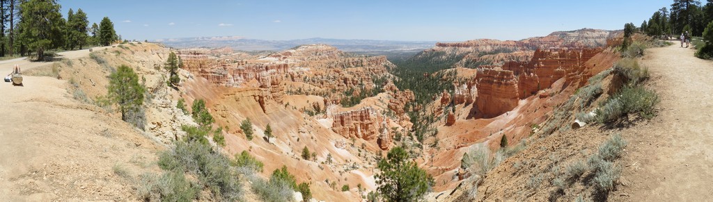 Bryce Canyon rim panorama.JPG