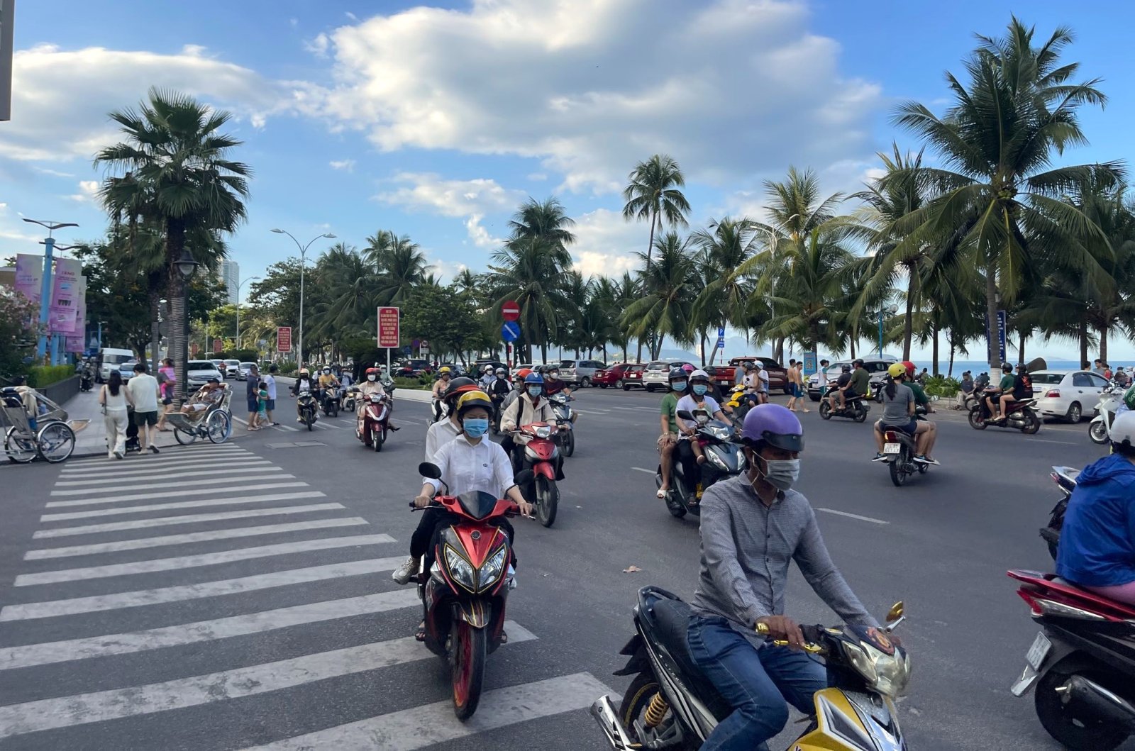 nha trang motorcycles vietnam 2023.jpeg