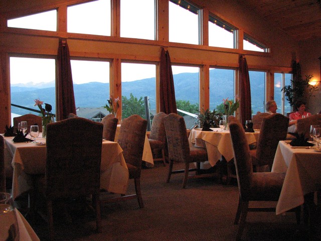 wolfcreeresort_restaurant.jpg