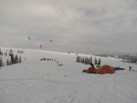 10 powmow kite skiers 080208.jpg