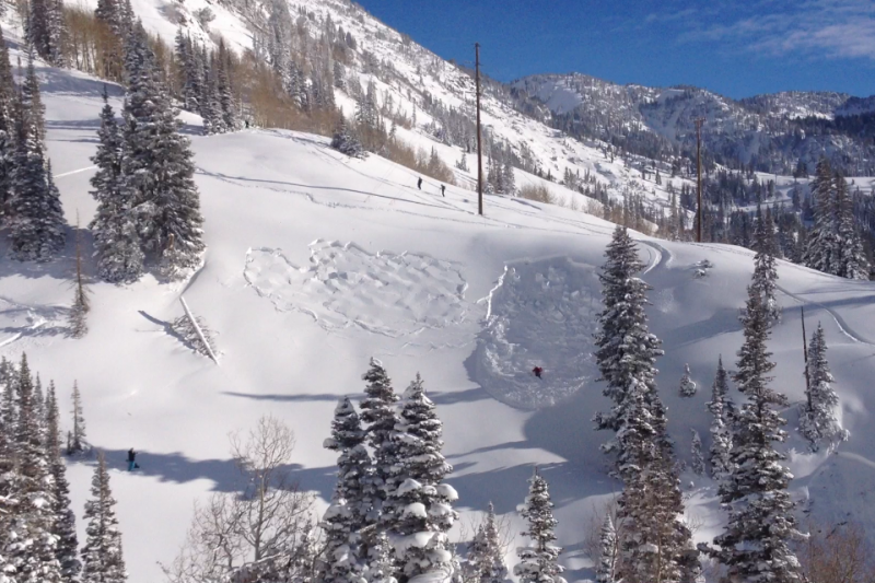 Bystanders Video Rescue Skier Caught In Avalanche Outside Alta First Tracks Online Ski Magazine