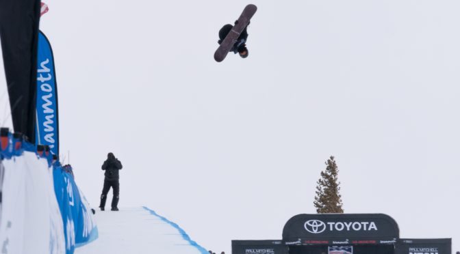 Shaun White competes in Sunday's Halfpipe World Cup finals at Mammoth Mountain. (photo: Mateusz Kielpinski/FIS)